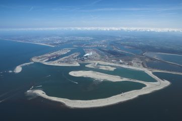 Maasvlakte 2 showpiece of the port of Rotterdam